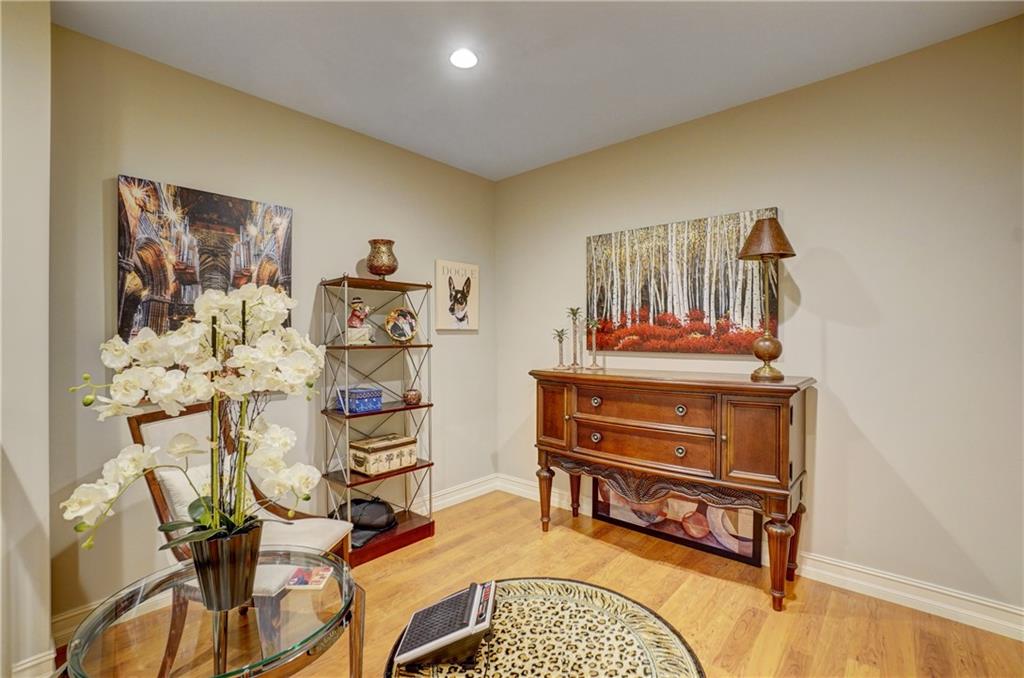 2617 NE 14th Ave Unit: 105