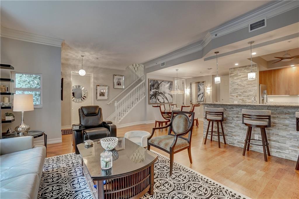 2617 NE 14th Ave Unit: 105