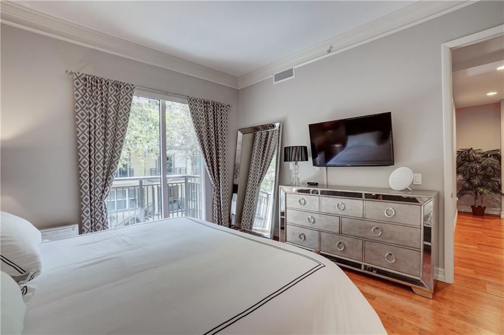 2617 NE 14th Ave Unit: 105