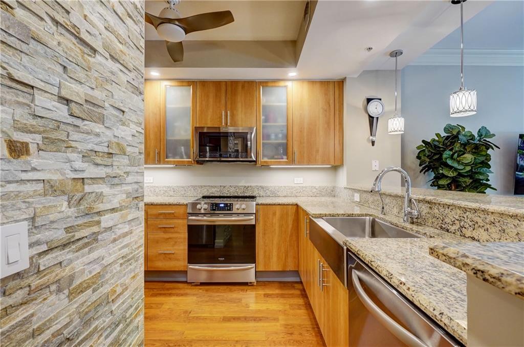 2617 NE 14th Ave Unit: 105