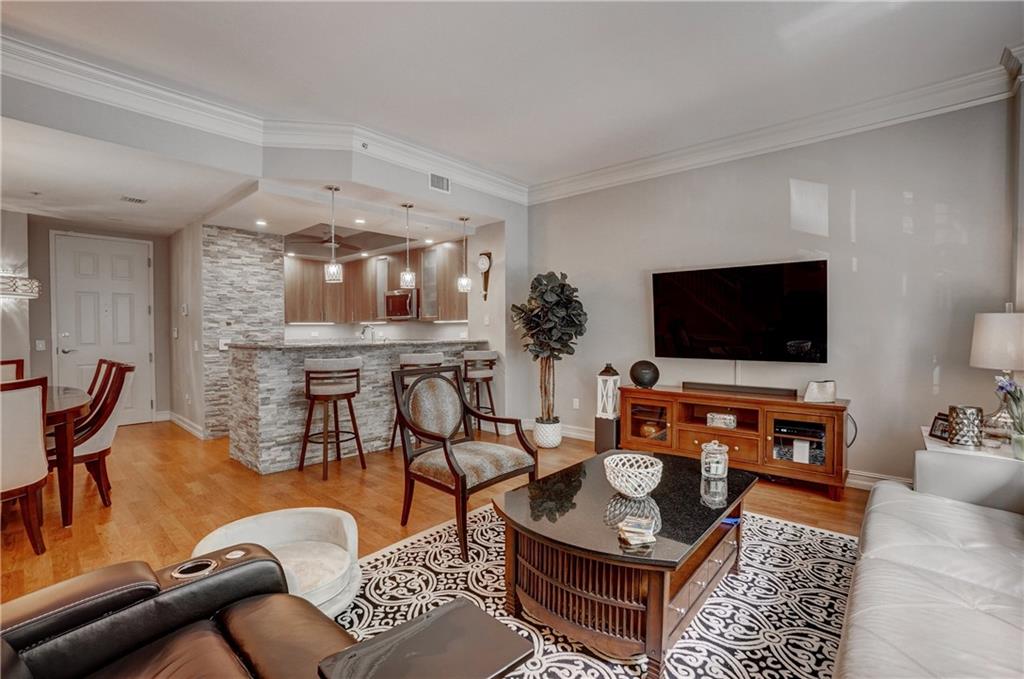 2617 NE 14th Ave Unit: 105