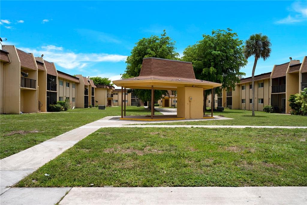 2804 NW 55th Ave Unit: 2C