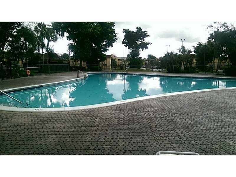 2804 NW 55th Ave Unit: 2C