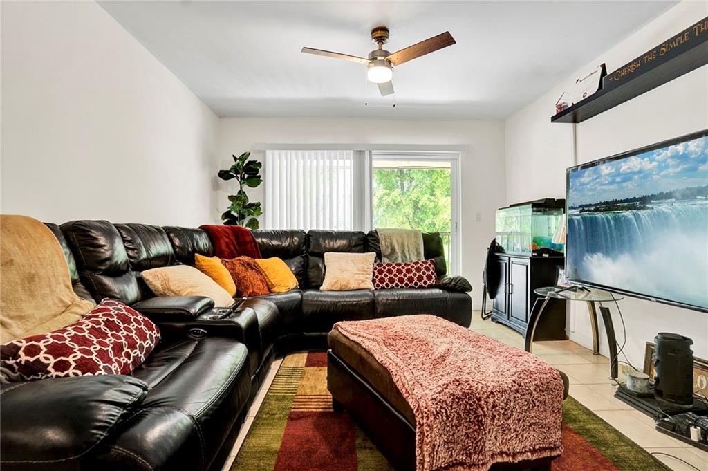 2804 NW 55th Ave Unit: 2C