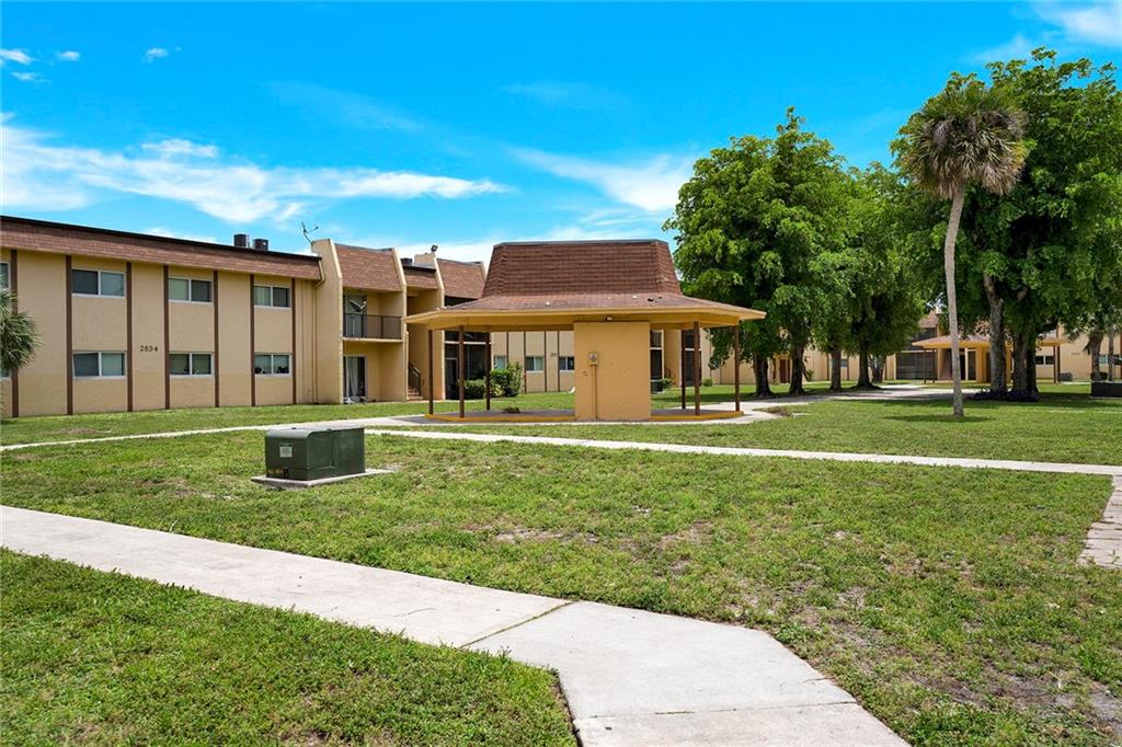 2804 NW 55th Ave Unit: 2C