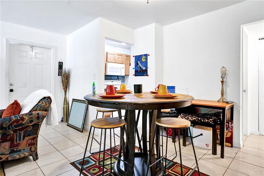 2804 NW 55th Ave Unit: 2C