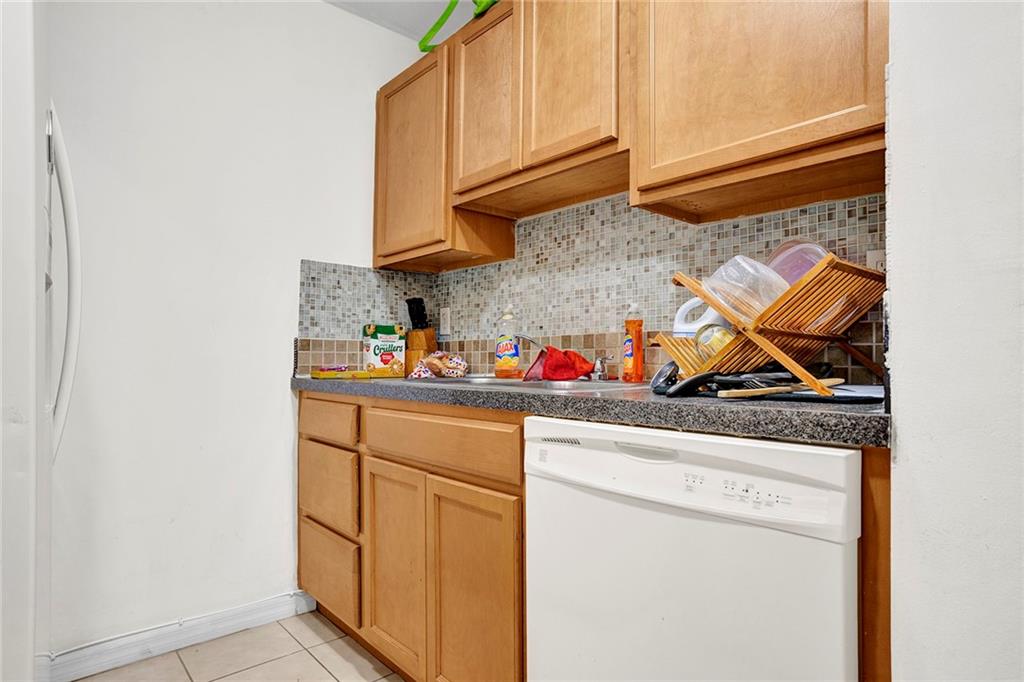 2804 NW 55th Ave Unit: 2C