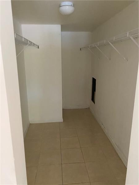2804 NW 55th Ave Unit: 2C