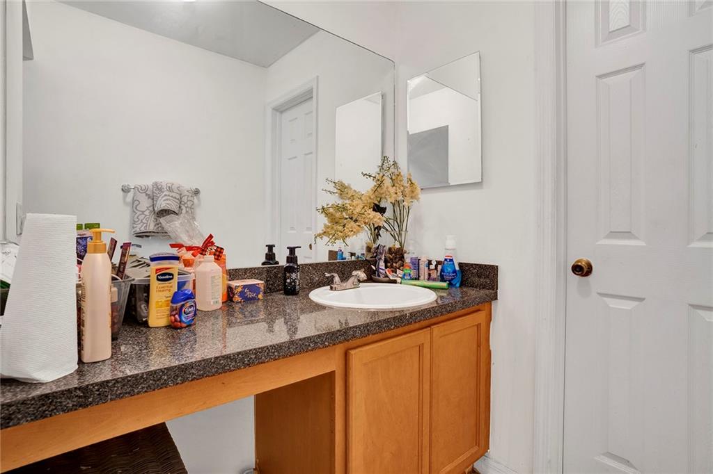 2804 NW 55th Ave Unit: 2C