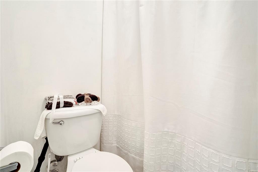 2804 NW 55th Ave Unit: 2C