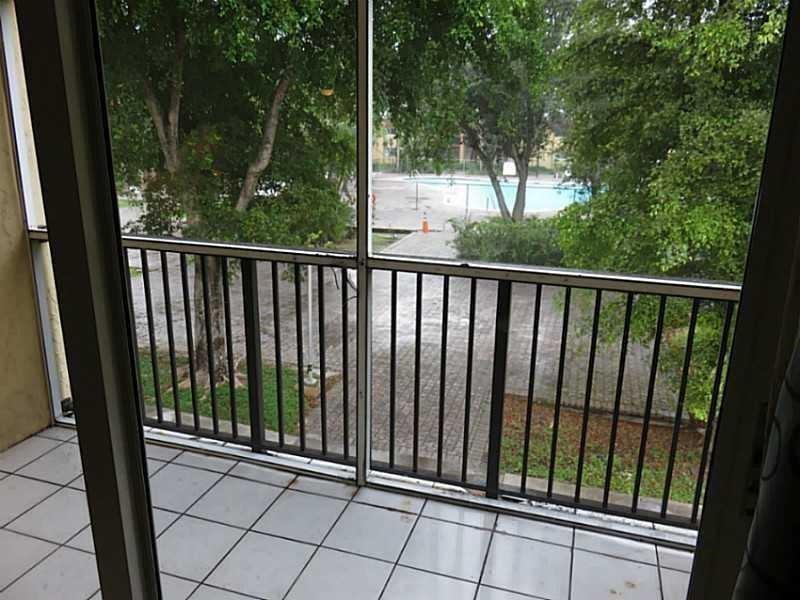 2804 NW 55th Ave Unit: 2C