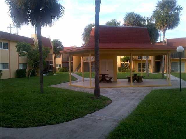 2804 NW 55th Ave Unit: 2C