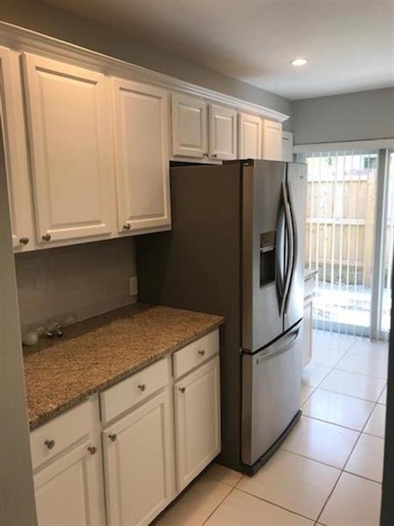 2051 NE 56th St Unit: 2