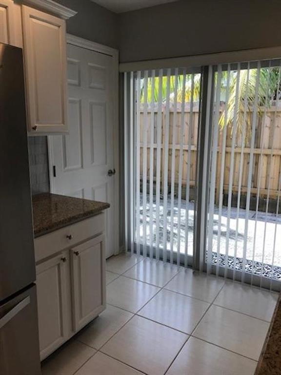 2051 NE 56th St Unit: 2