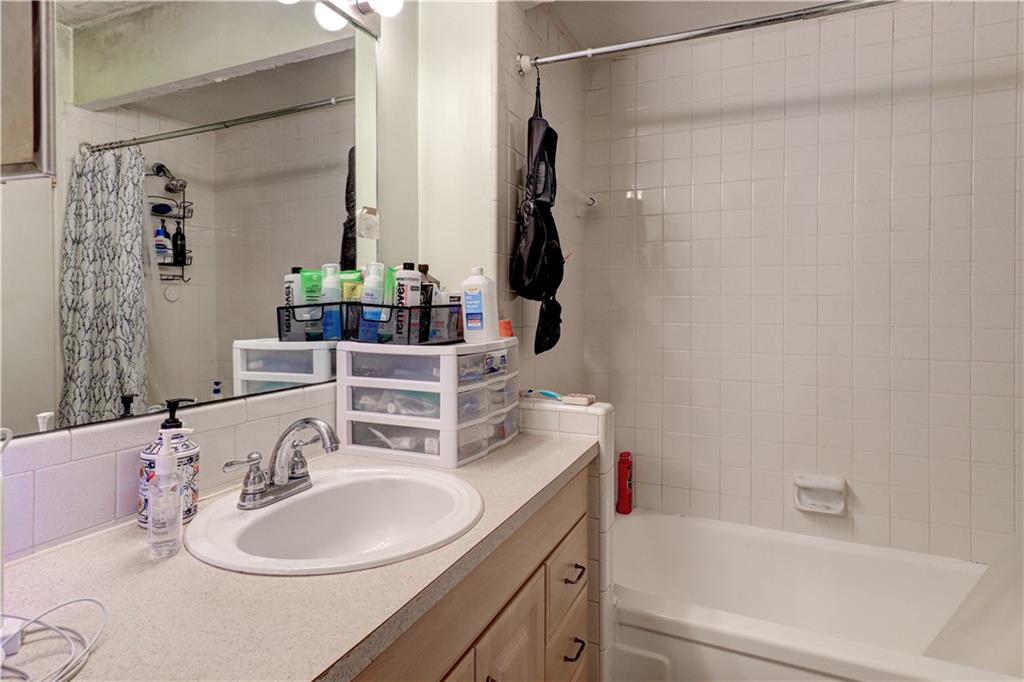 2426 SE 17th St Unit: 201A
