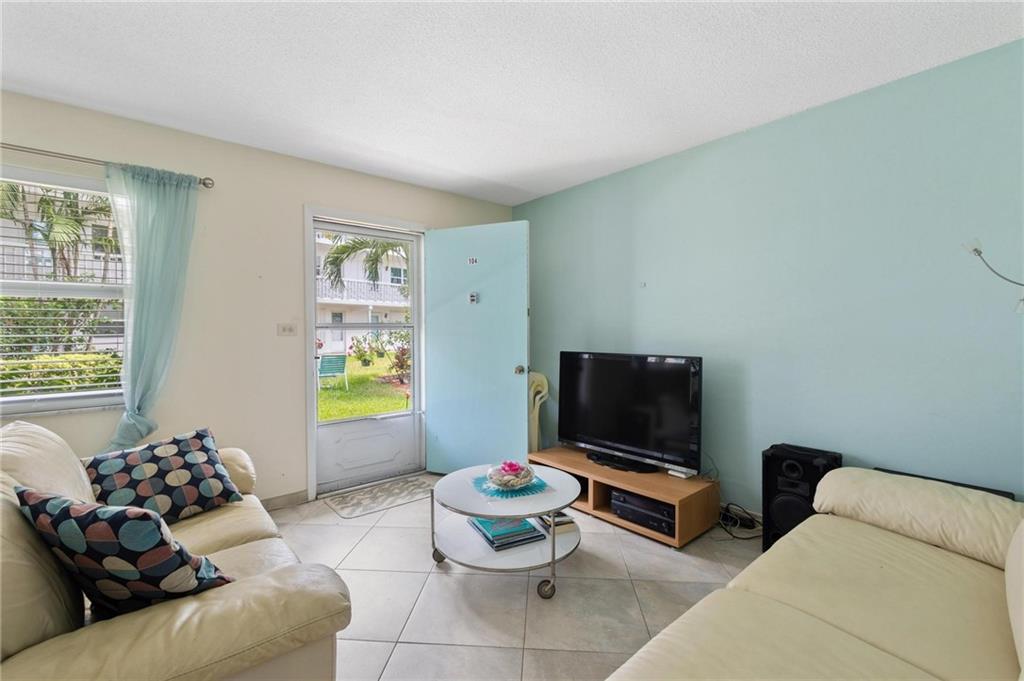 226 HIBISCUS AV Unit: 104