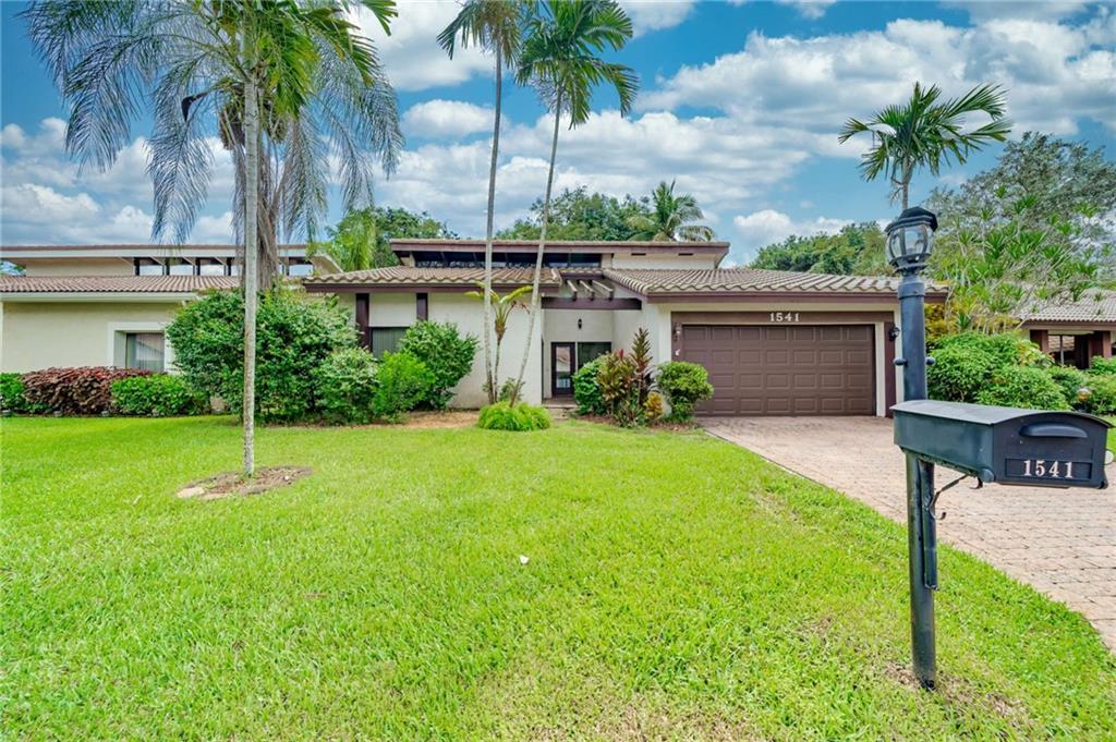1541 Riverwood Ln
