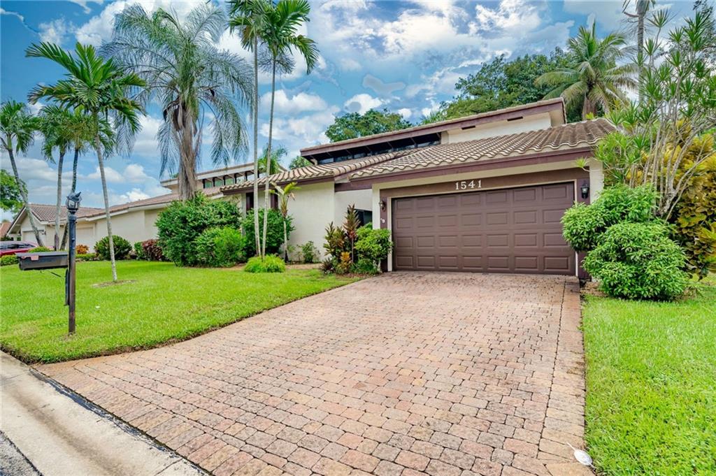 1541 Riverwood Ln