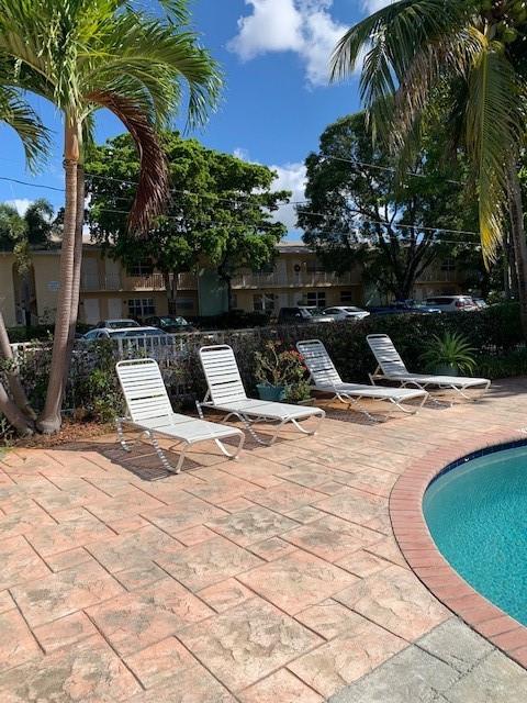 2607 NE 8th Ave Unit: 61