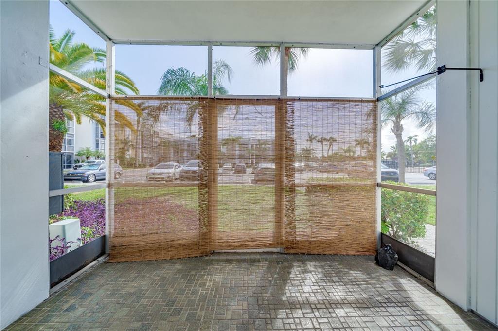 3020 NE 16th Ave Unit: E-101