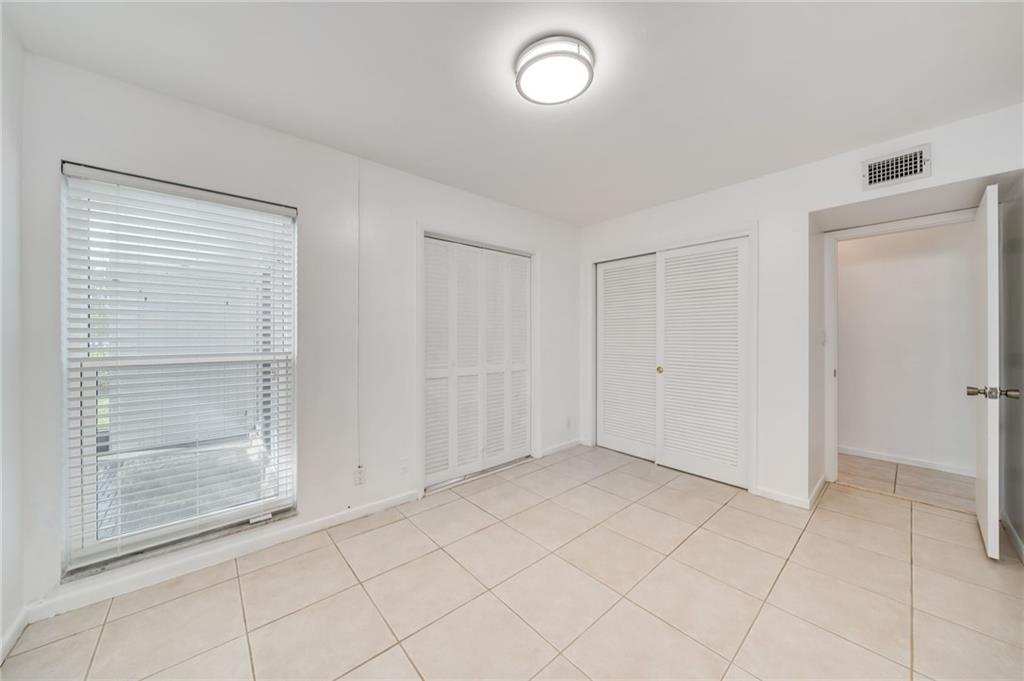 3020 NE 16th Ave Unit: E-101