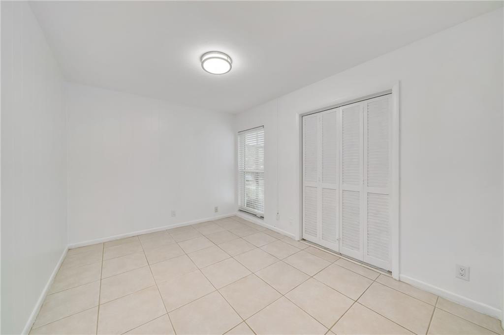 3020 NE 16th Ave Unit: E-101