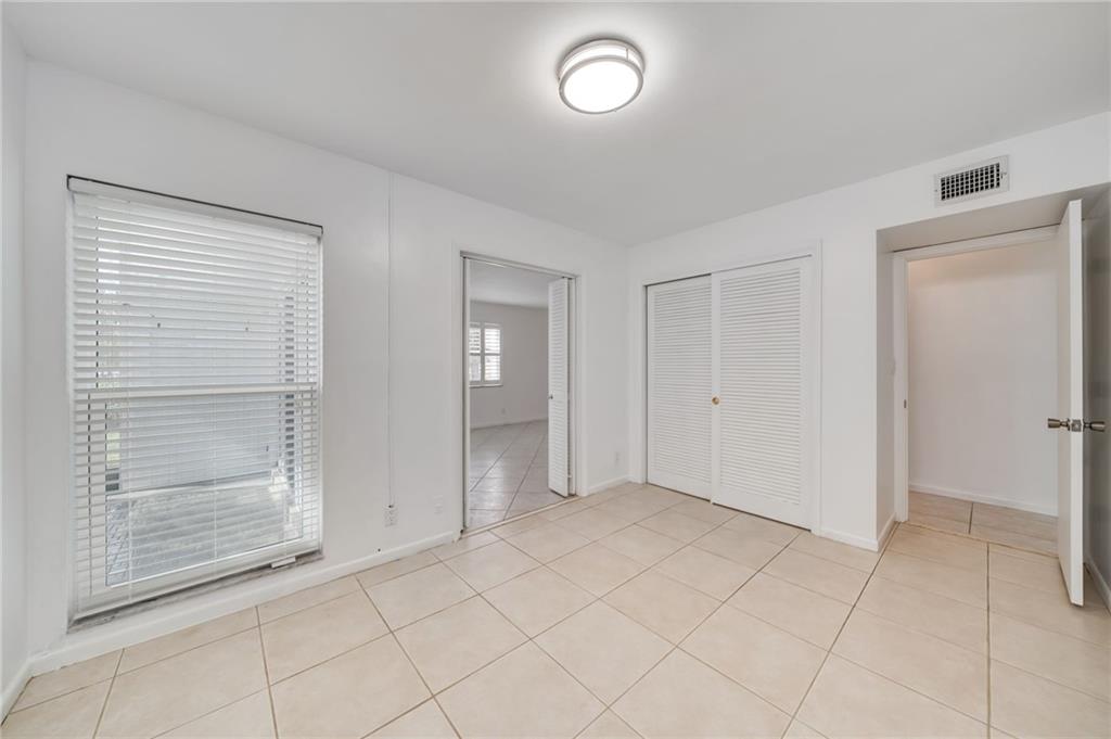 3020 NE 16th Ave Unit: E-101