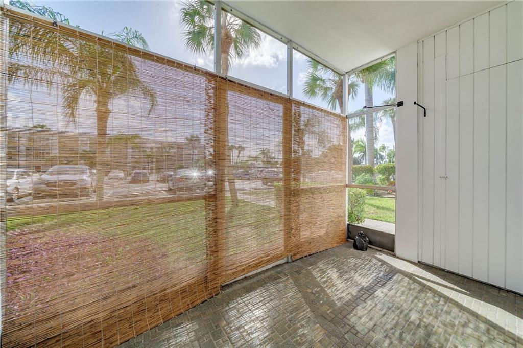 3020 NE 16th Ave Unit: E-101