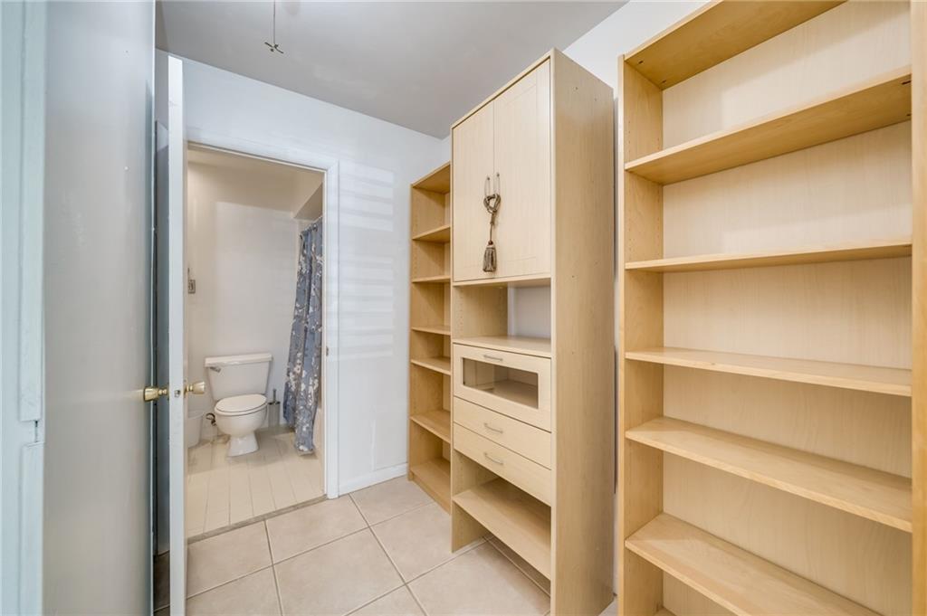 3020 NE 16th Ave Unit: E-101