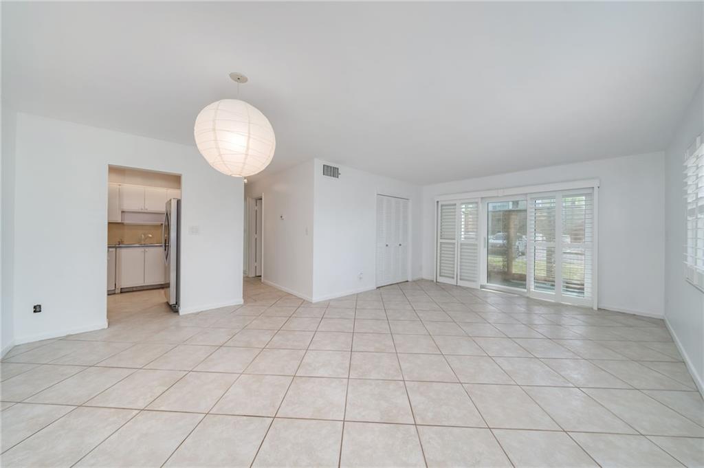 3020 NE 16th Ave Unit: E-101
