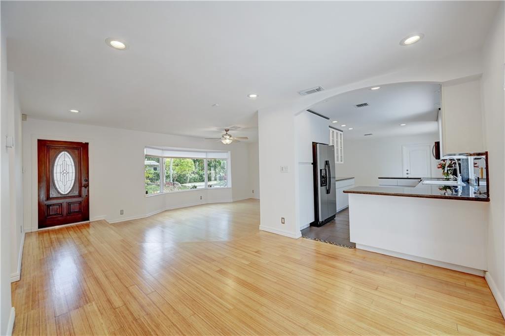 541 SW 9th Ter