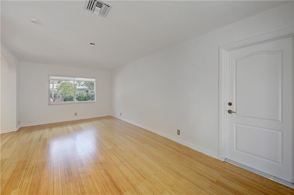 541 SW 9th Ter