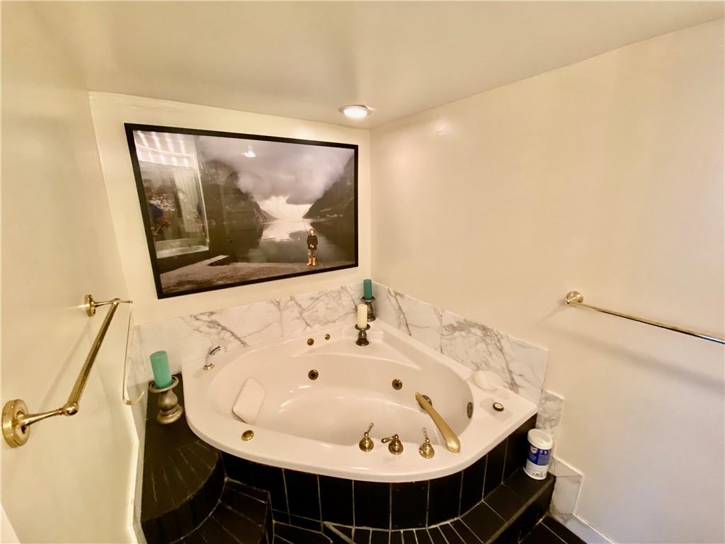 1 Las Olas Circle Unit: 607