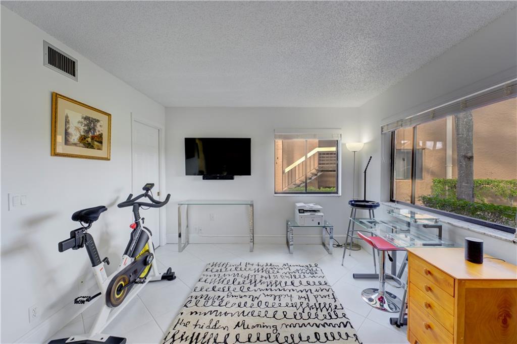 11210 Green Lake Dr Unit: 101