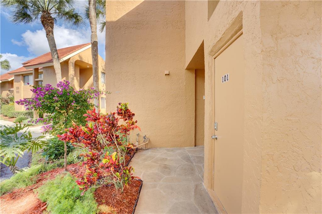 11210 Green Lake Dr Unit: 101