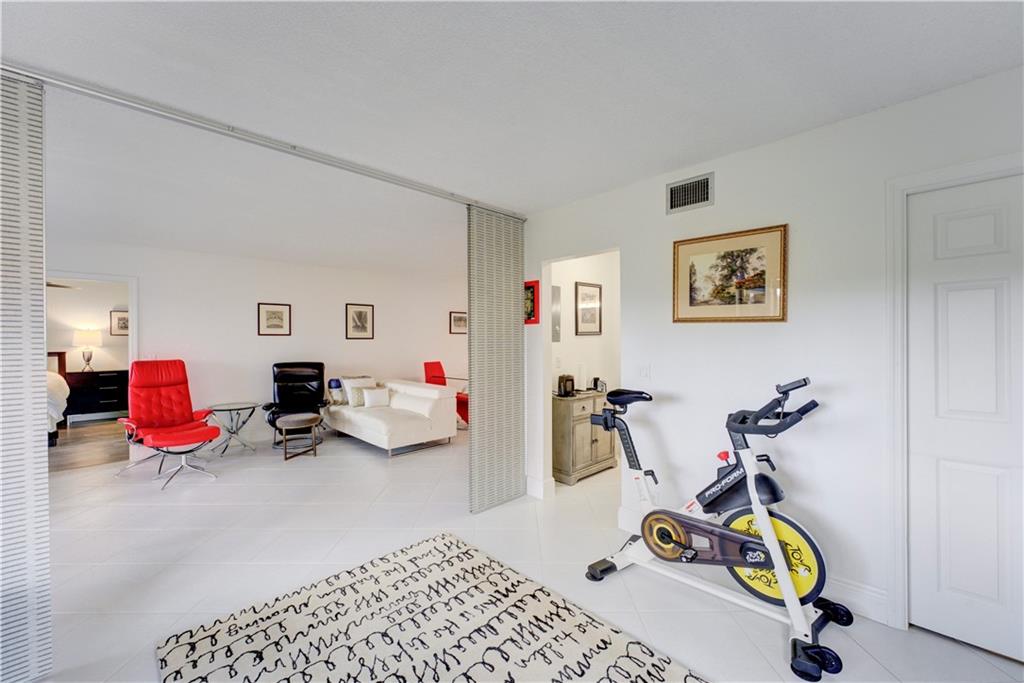 11210 Green Lake Dr Unit: 101