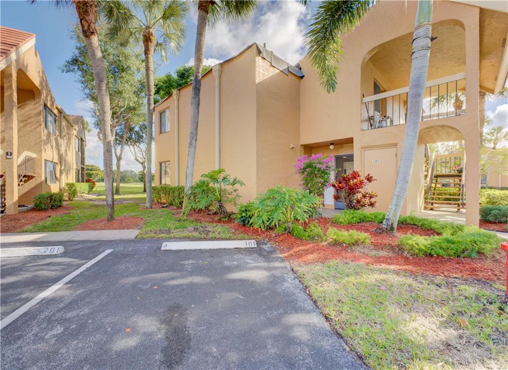 11210 Green Lake Dr Unit: 101