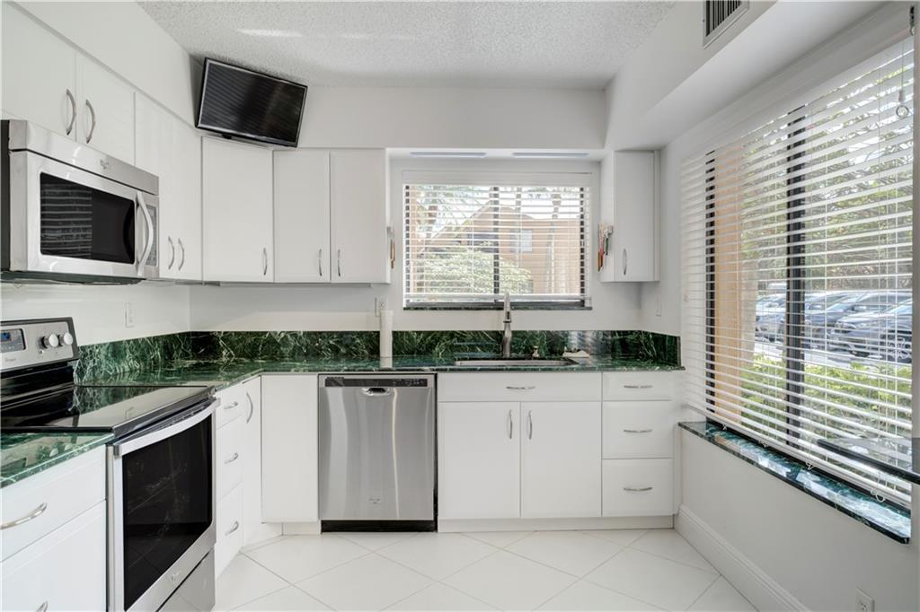 11210 Green Lake Dr Unit: 101