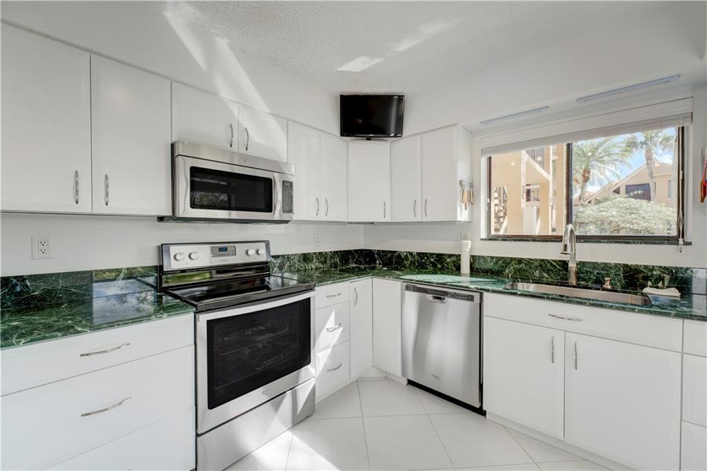 11210 Green Lake Dr Unit: 101