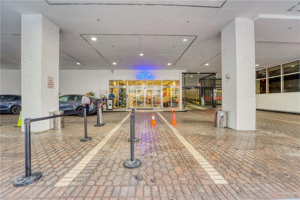 1200 Brickell Bay Dr Unit: 2202