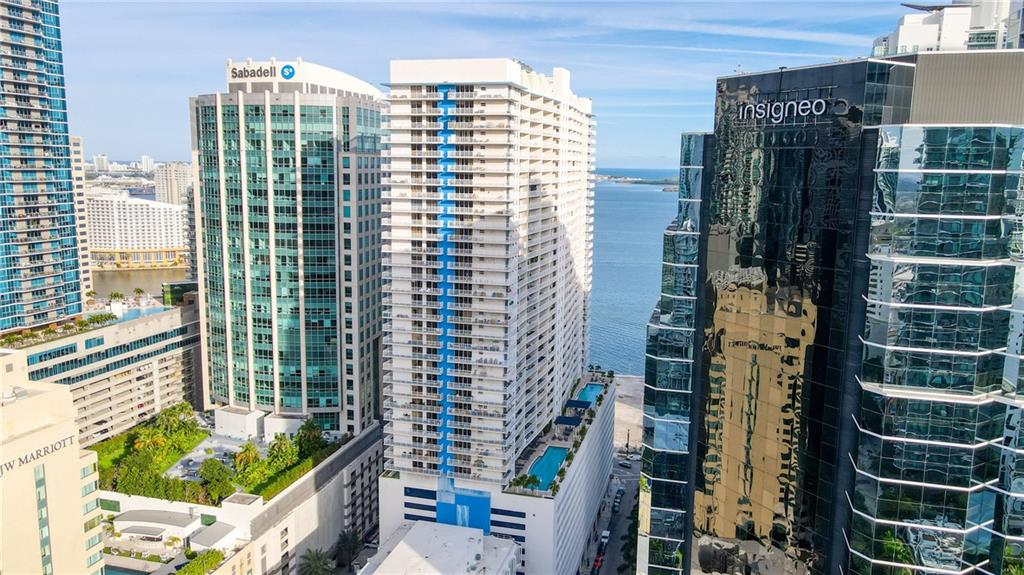 1200 Brickell Bay Dr Unit: 2202