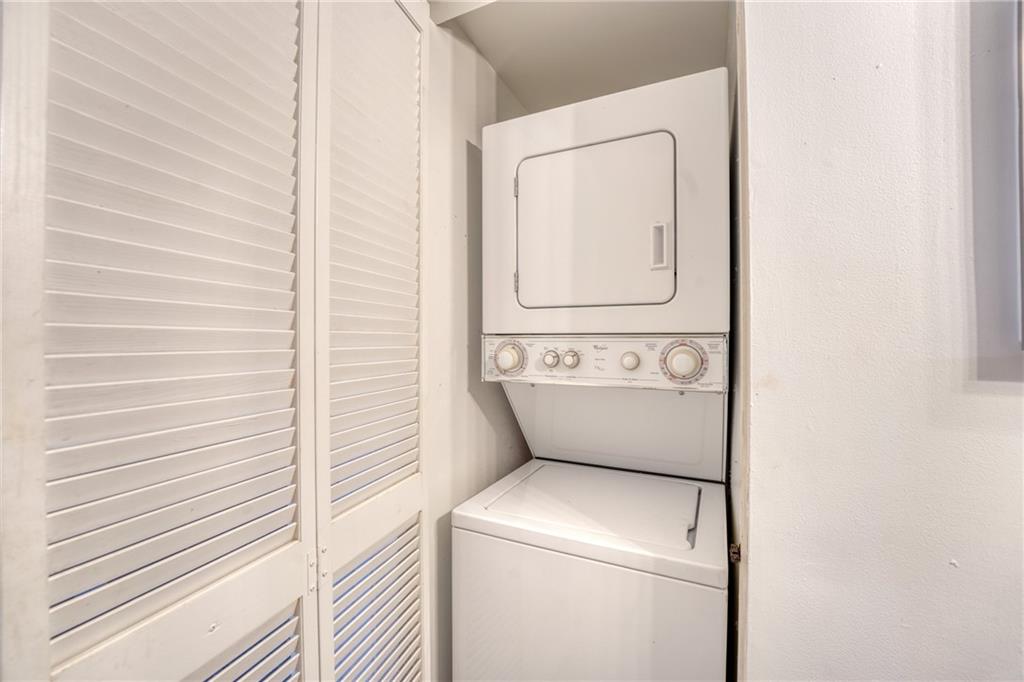 1200 Brickell Bay Dr Unit: 2202