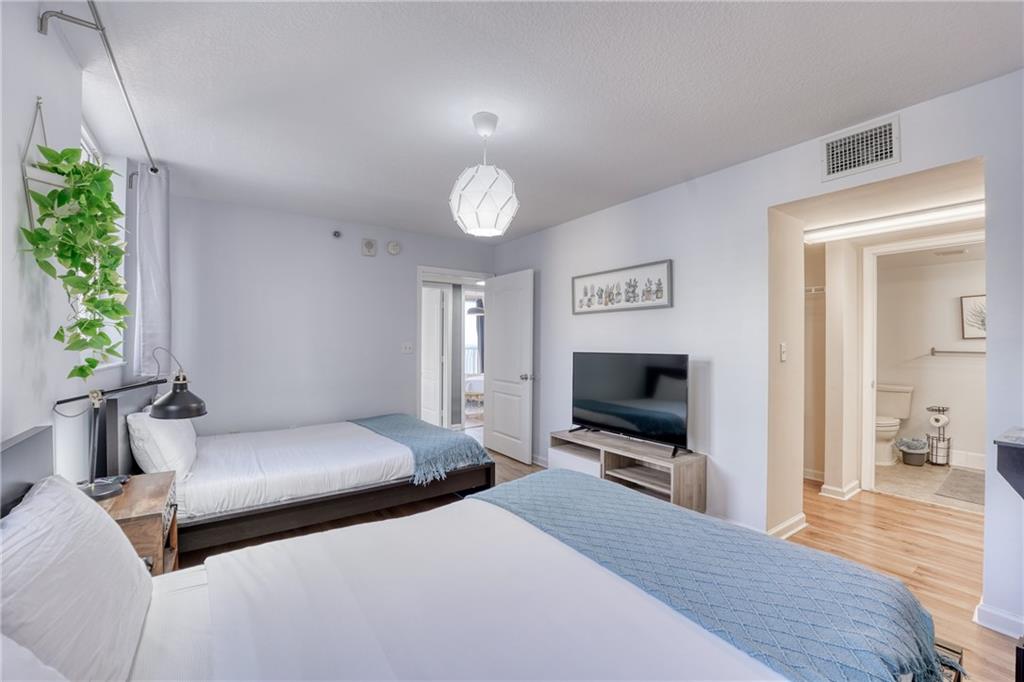 1200 Brickell Bay Dr Unit: 2202