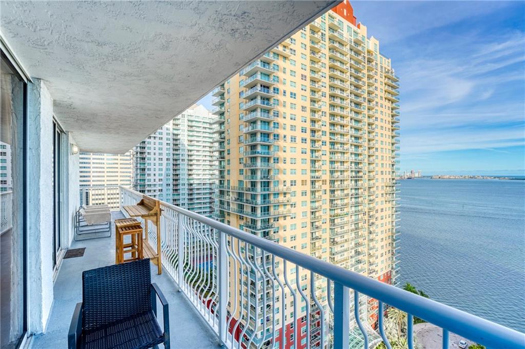 1200 Brickell Bay Dr Unit: 2202