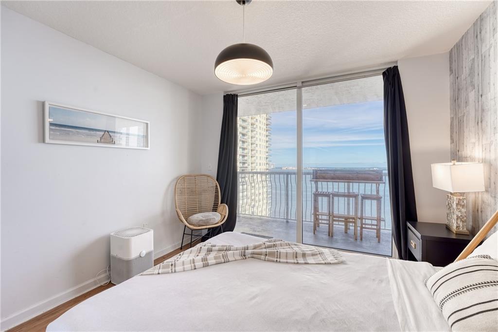 1200 Brickell Bay Dr Unit: 2202