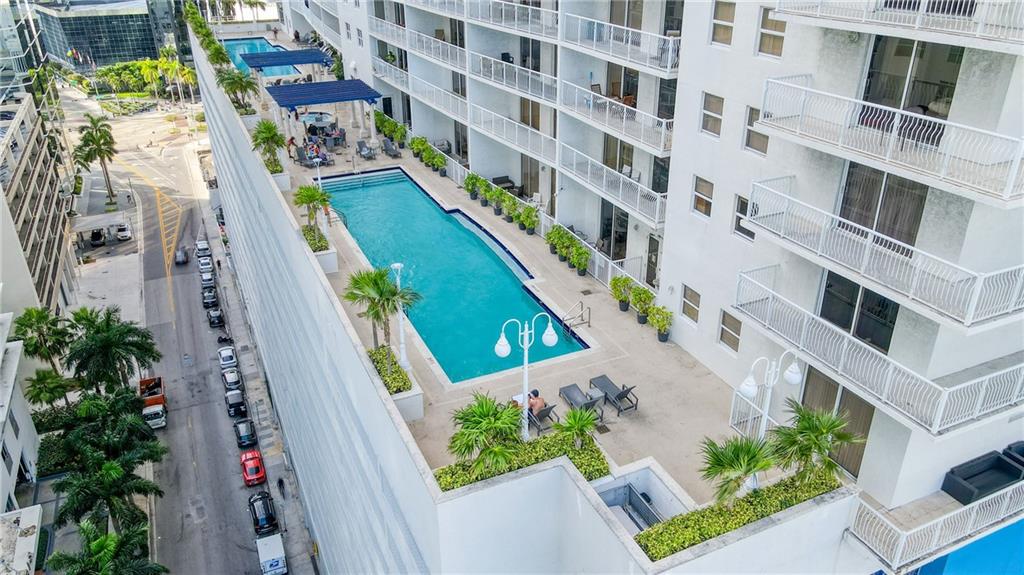 1200 Brickell Bay Dr Unit: 2202