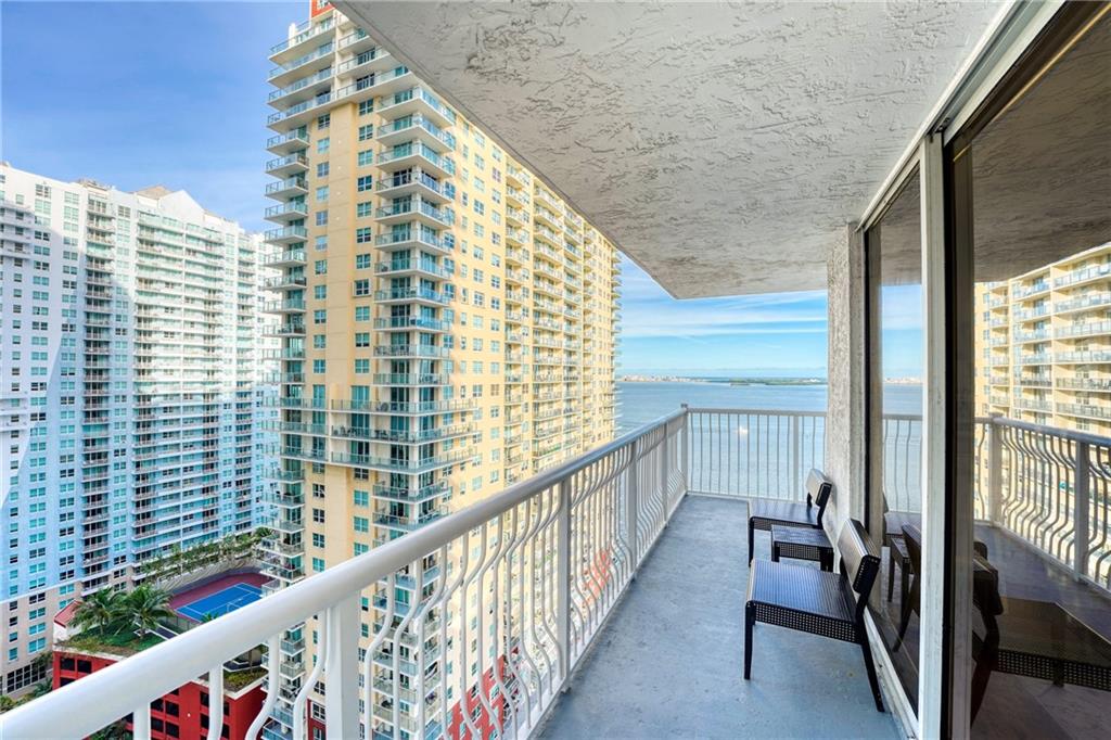 1200 Brickell Bay Dr Unit: 2202