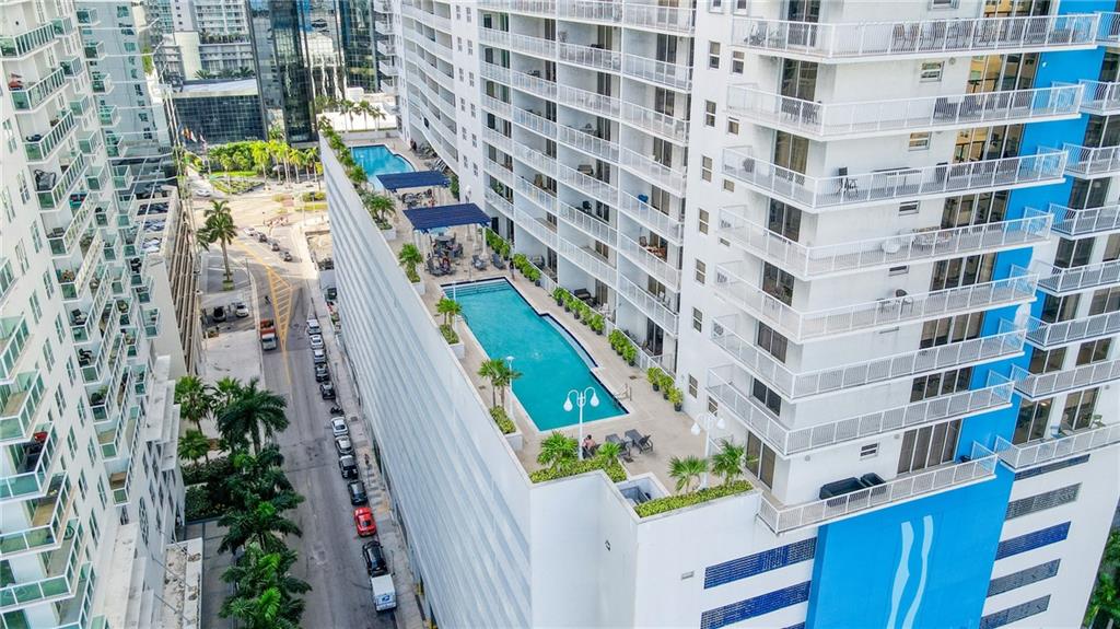 1200 Brickell Bay Dr Unit: 2202