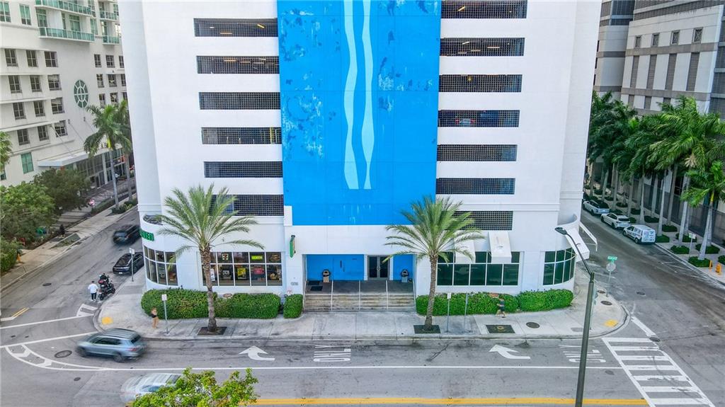 1200 Brickell Bay Dr Unit: 2202