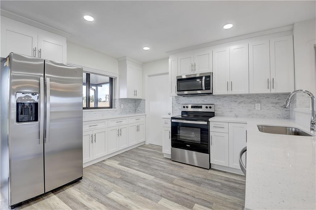 9555 Burlington Pl
